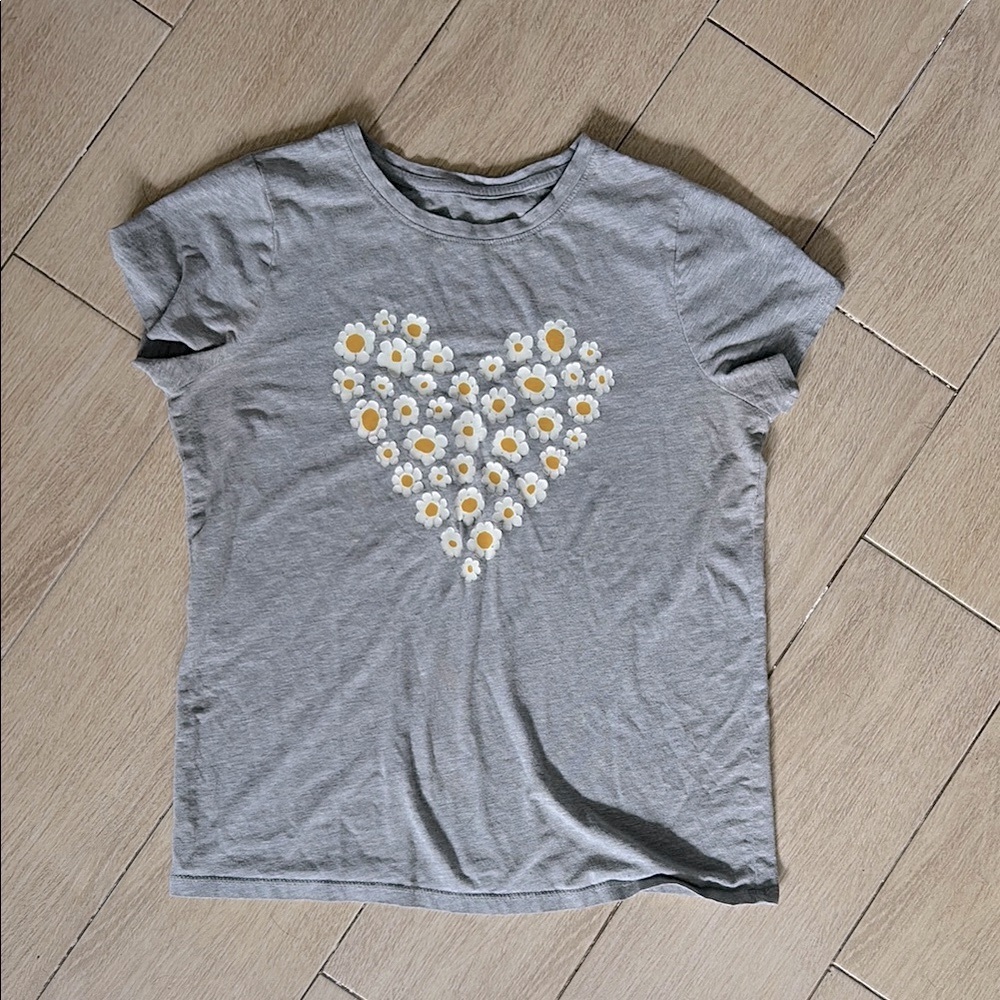 Cat & Jack Gray Daisy Short Sleeve Tee with Floral Heart